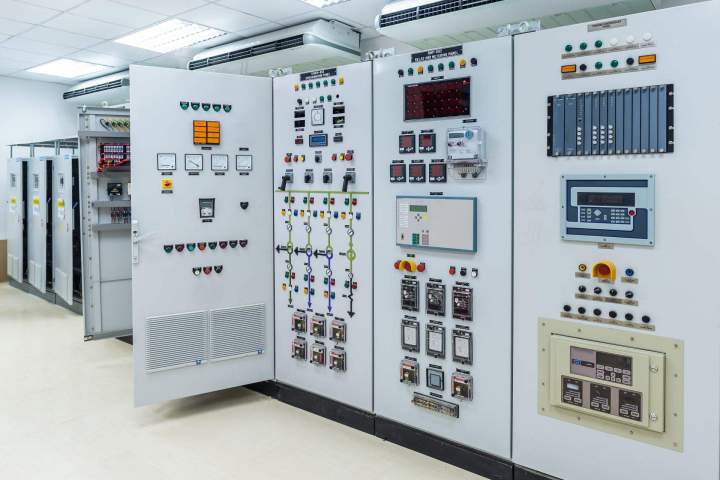 Panneau de contrôle et de comptage industriel Gisors 